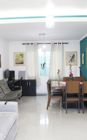 Casa à venda com 241m², 3 quartos e 3 vagasSala