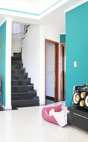 Casa à venda com 241m², 3 quartos e 3 vagasSala