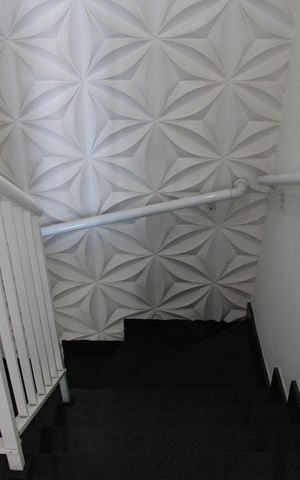 Casa à venda com 241m², 3 quartos e 3 vagasEscada