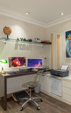 Apartamento à venda com 225m², 3 quartos e 4 vagas Apartamento à venda com 225m², 3 quartos e 4 vagasEscritório