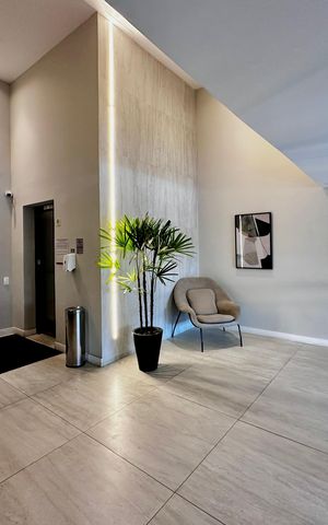 Apartamento à venda com 92m², 1 quarto e 1 vaga Apartamento à venda com 92m², 1 quarto e 1 vagaHall Social Entrada