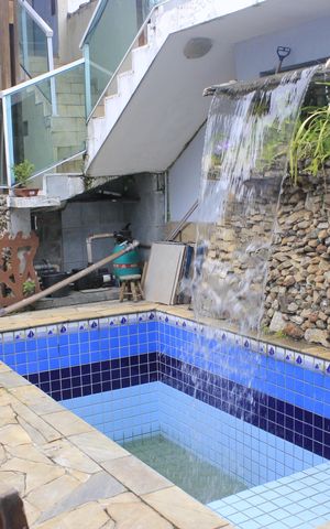 Casa à venda com 315m², 4 quartos e 6 vagasPiscina