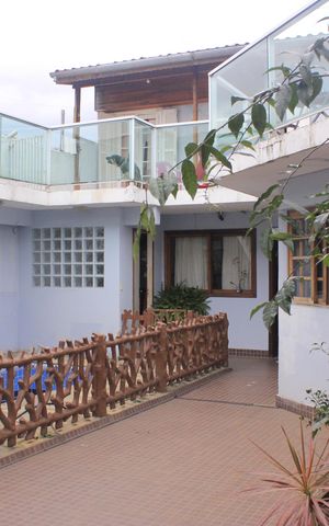 Casa à venda com 315m², 4 quartos e 6 vagasQuintal com piscina