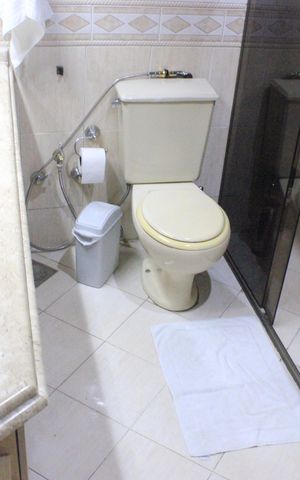 Casa à venda com 315m², 4 quartos e 6 vagasBanheiro da Suíte 4