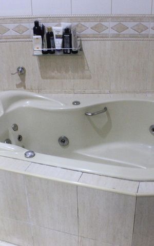 Casa à venda com 315m², 4 quartos e 6 vagasBanheiro da Suíte 4