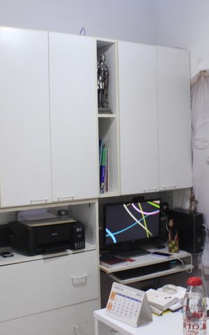Casa à venda com 315m², 4 quartos e 6 vagasEdícula