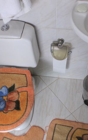 Casa à venda com 315m², 4 quartos e 6 vagasBanheiro da edícula