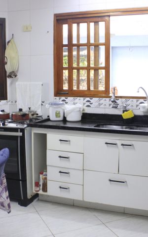 Casa à venda com 315m², 4 quartos e 6 vagasCozinha