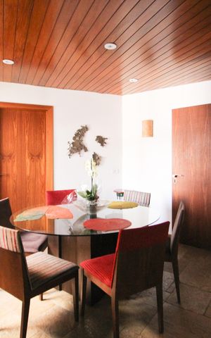 Apartamento à venda com 223m², 4 quartos e 3 vagasCopa