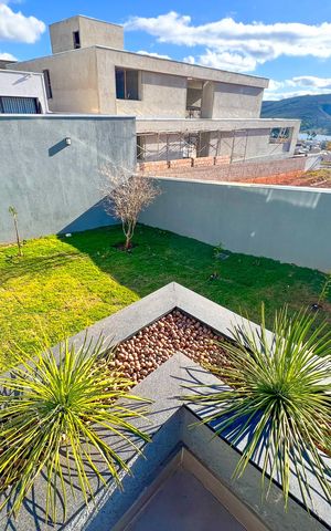 Casa de condomínio à venda com 294m², 4 quartos e 4 vagas