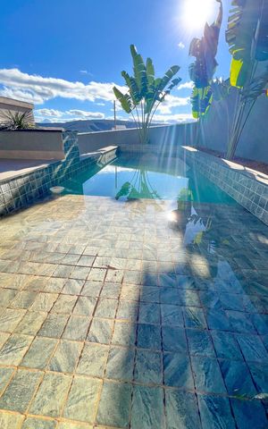 Casa de condomínio à venda com 294m², 4 quartos e 4 vagas