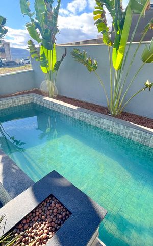 Casa de condomínio à venda com 294m², 4 quartos e 4 vagas