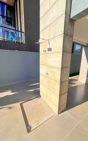 Casa de condomínio à venda com 294m², 4 quartos e 4 vagas