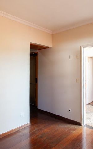 Casa à venda com 700m², 4 quartos e 4 vagas Casa à venda com 700m², 4 quartos e 4 vagasSuíte 1