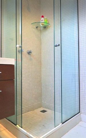 Apartamento à venda com 96m², 2 quartos e sem vaga Apartamento à venda com 96m², 2 quartos e sem vagaBanheiro da suíte 1