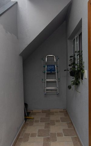 Casa à venda com 240m², 3 quartos e 1 vaga Casa à venda com 240m², 3 quartos e 1 vagaEntrada