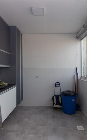 Casa à venda com 240m², 3 quartos e 1 vaga Casa à venda com 240m², 3 quartos e 1 vagaÁrea de Serviço