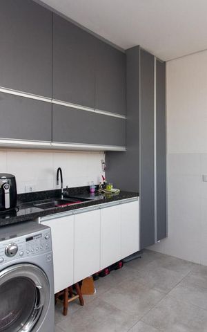 Casa à venda com 240m², 3 quartos e 1 vaga Casa à venda com 240m², 3 quartos e 1 vagaÁrea de Serviço