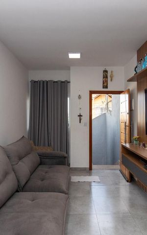 Casa à venda com 240m², 3 quartos e 1 vaga Casa à venda com 240m², 3 quartos e 1 vagaSala