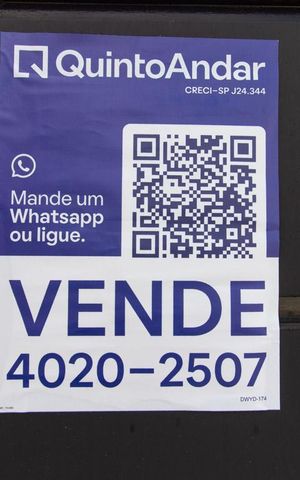 Casa à venda com 240m², 3 quartos e 1 vaga Casa à venda com 240m², 3 quartos e 1 vagaPlaca