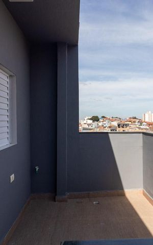 Casa à venda com 240m², 3 quartos e 1 vaga Casa à venda com 240m², 3 quartos e 1 vagaVaranda
