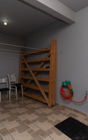 Casa à venda com 240m², 3 quartos e 1 vaga Casa à venda com 240m², 3 quartos e 1 vagaGaragem