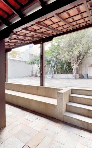 Casa à venda com 333m², 4 quartos e 4 vagas Casa à venda com 333m², 4 quartos e 4 vagasÁrea de Serviço
