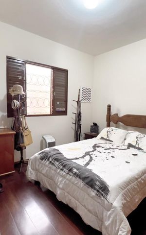 Casa à venda com 333m², 4 quartos e 4 vagas Casa à venda com 333m², 4 quartos e 4 vagasQuarto 2
