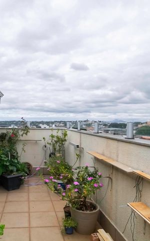 Apartamento à venda com 140m², 3 quartos e 1 vaga Apartamento à venda com 140m², 3 quartos e 1 vagaCobertura