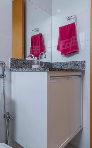Apartamento à venda com 140m², 3 quartos e 1 vaga Apartamento à venda com 140m², 3 quartos e 1 vagaBanheiro da suíte