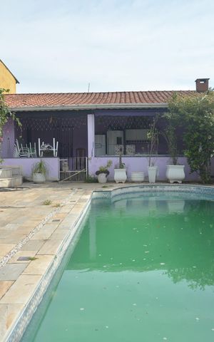 Casa à venda com 350m², 5 quartos e 4 vagasPiscina