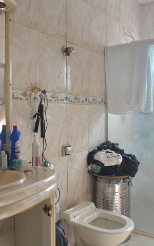 Casa à venda com 350m², 5 quartos e 4 vagasBanheiro da Suíte 2