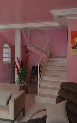 Casa à venda com 350m², 5 quartos e 4 vagasSala