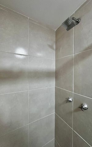 Apartamento à venda com 36m², 2 quartos e sem vaga Apartamento à venda com 36m², 2 quartos e sem vagaBanheiro