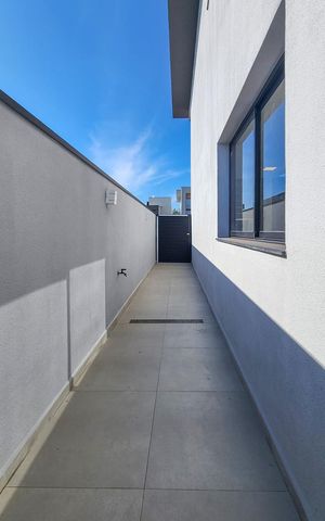 Casa à venda com 285m², 3 quartos e 1 vaga Casa à venda com 285m², 3 quartos e 1 vagaÁrea Externa