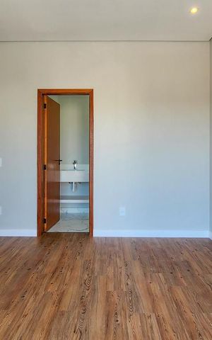 Casa à venda com 285m², 3 quartos e 1 vaga Casa à venda com 285m², 3 quartos e 1 vagaSuíte 2