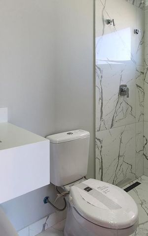 Casa à venda com 285m², 3 quartos e 1 vaga Casa à venda com 285m², 3 quartos e 1 vagaBanheiro da Suíte 2