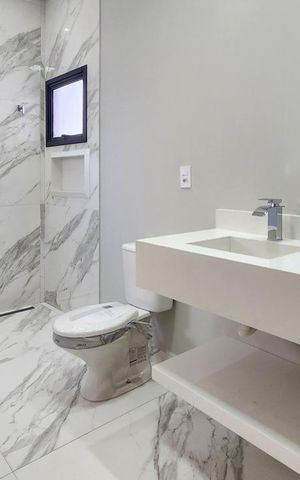 Casa à venda com 285m², 3 quartos e 1 vaga Casa à venda com 285m², 3 quartos e 1 vagaBanheiro da Suíte 1
