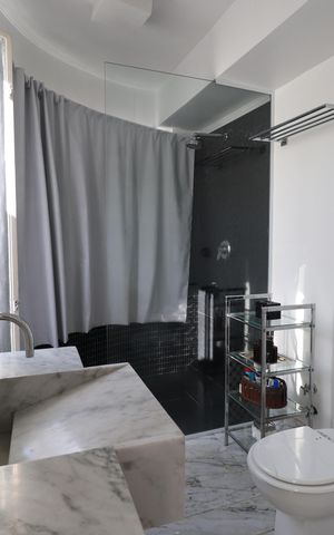 Casa à venda com 184m², 3 quartos e 4 vagasBanheiro da Suíte 2
