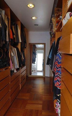 Casa à venda com 184m², 3 quartos e 4 vagasCloset da suíte 2