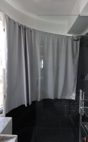 Casa à venda com 184m², 3 quartos e 4 vagasBanheiro da Suíte 2