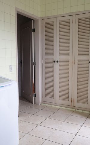 Casa à venda com 250m², 3 quartos e 4 vagasÁrea de Serviço