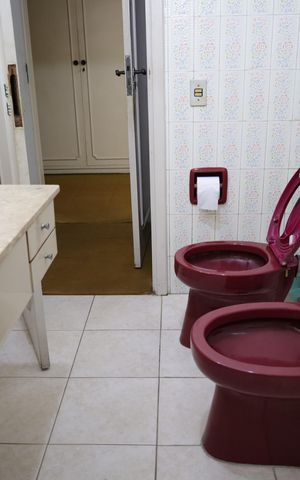 Casa à venda com 250m², 3 quartos e 4 vagasBanheiro da Suíte 1