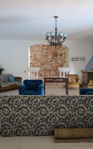 Casa à venda com 250m², 3 quartos e 4 vagasSala