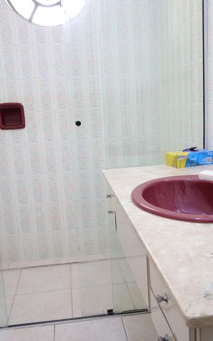 Casa à venda com 250m², 3 quartos e 4 vagasBanheiro da Suíte 1