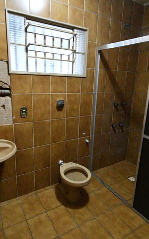 Casa à venda com 187m², 3 quartos e 2 vagasBanheiro 1