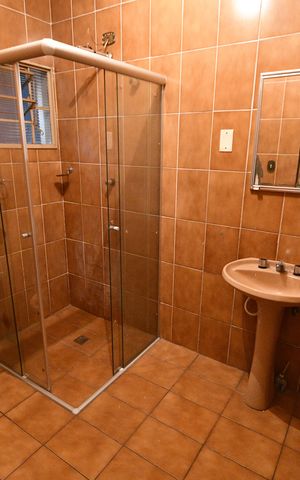 Casa à venda com 187m², 3 quartos e 2 vagasBanheiro 2