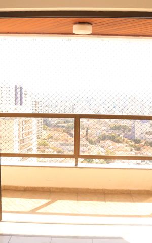 Apartamento para alugar com 428m², 3 quartos e 3 vagasVaranda