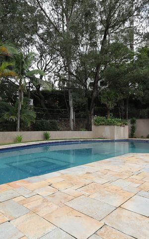 Apartamento à venda com 230m², 4 quartos e 4 vagasÁrea comum - Piscina