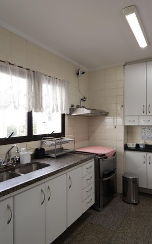 Apartamento à venda com 230m², 4 quartos e 4 vagasCozinha